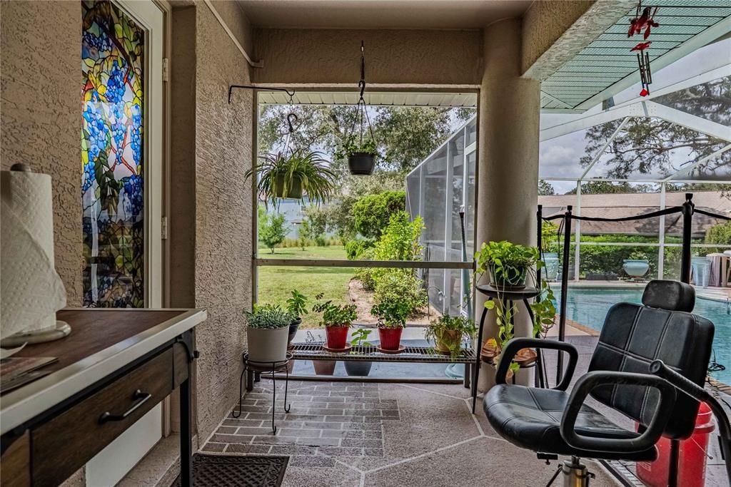 For Sale: $405,000 (4 beds, 3 baths, 2046 Square Feet)