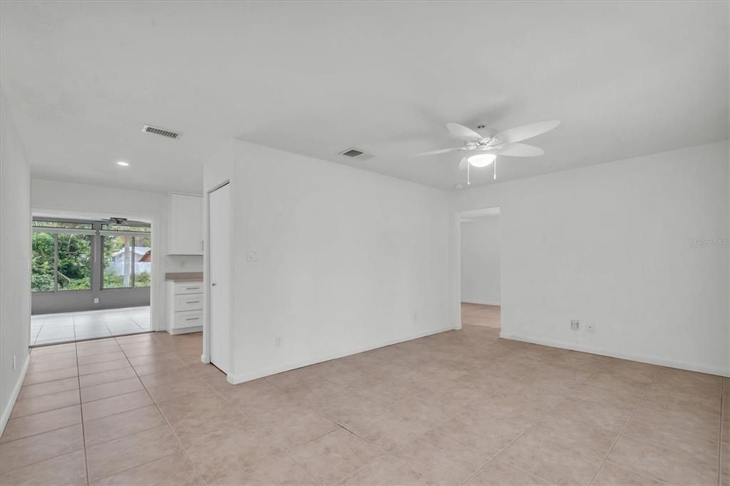 Active With Contract: $445,000 (2 beds, 2 baths, 1760 Square Feet)