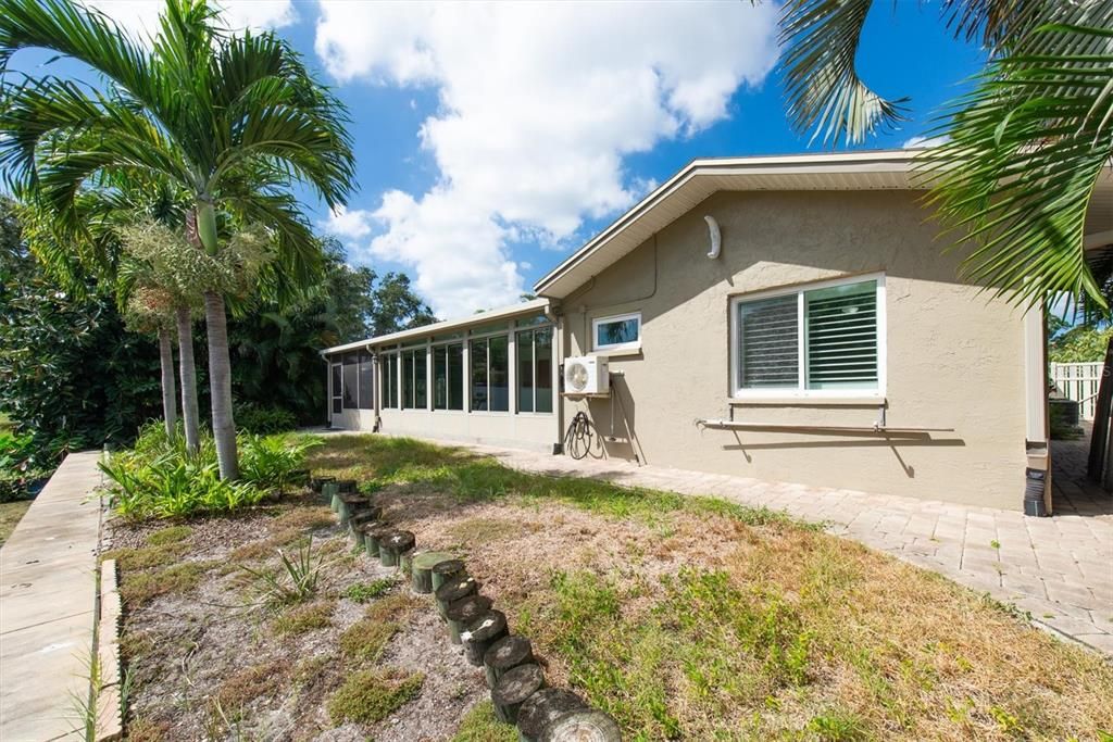 Active With Contract: $445,000 (2 beds, 2 baths, 1760 Square Feet)