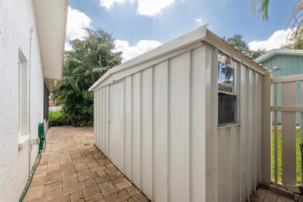 Active With Contract: $445,000 (2 beds, 2 baths, 1760 Square Feet)