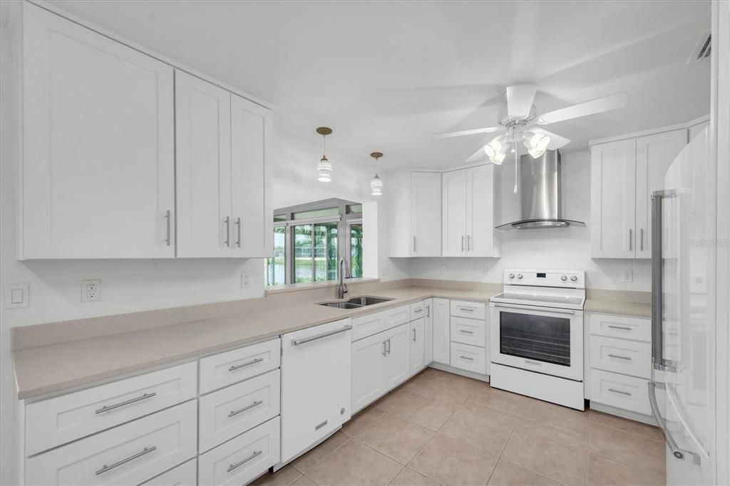 Active With Contract: $445,000 (2 beds, 2 baths, 1760 Square Feet)