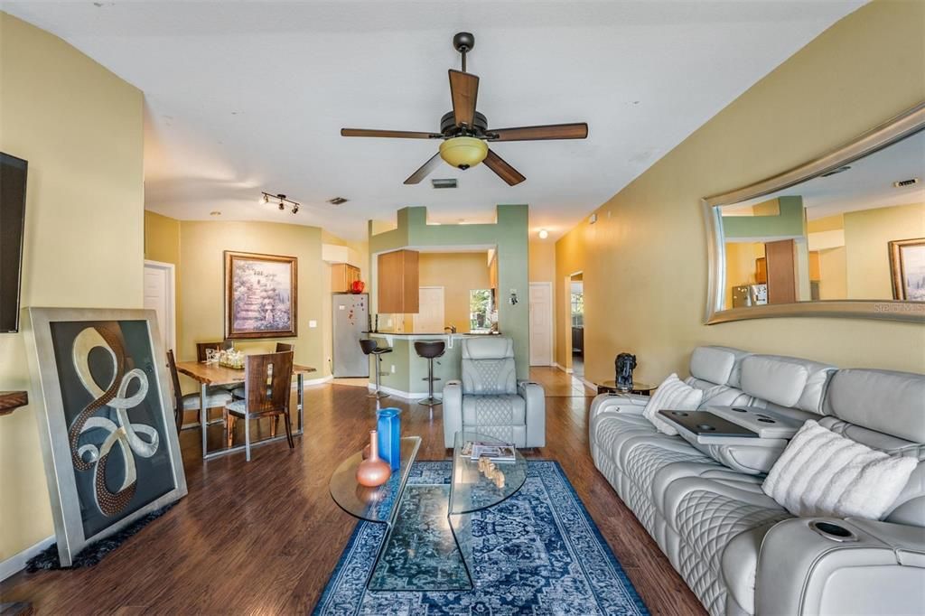 For Sale: $364,900 (4 beds, 2 baths, 1550 Square Feet)