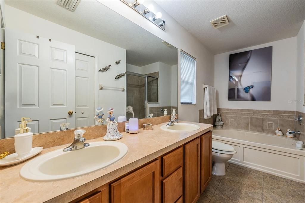 For Sale: $364,900 (4 beds, 2 baths, 1550 Square Feet)