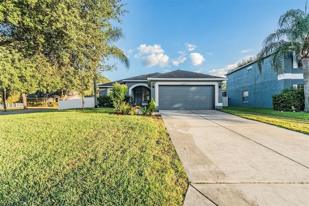 For Sale: $364,900 (4 beds, 2 baths, 1550 Square Feet)