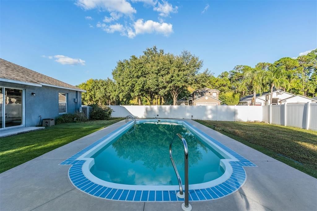 For Sale: $364,900 (4 beds, 2 baths, 1550 Square Feet)