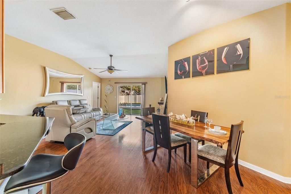 For Sale: $364,900 (4 beds, 2 baths, 1550 Square Feet)