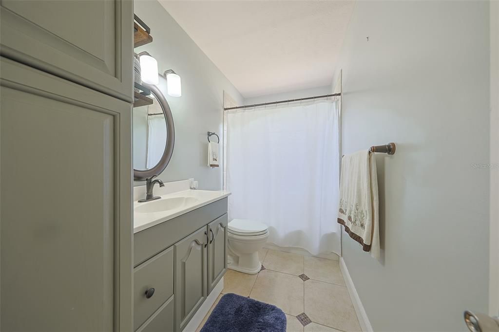 合同活跃: $409,700 (3 贝兹, 2 浴室, 1625 平方英尺)