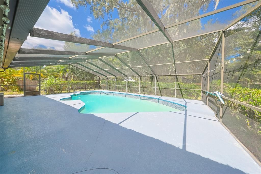 合同活跃: $409,700 (3 贝兹, 2 浴室, 1625 平方英尺)