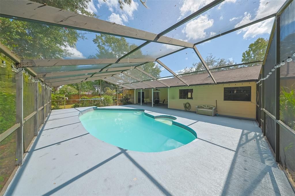 合同活跃: $409,700 (3 贝兹, 2 浴室, 1625 平方英尺)