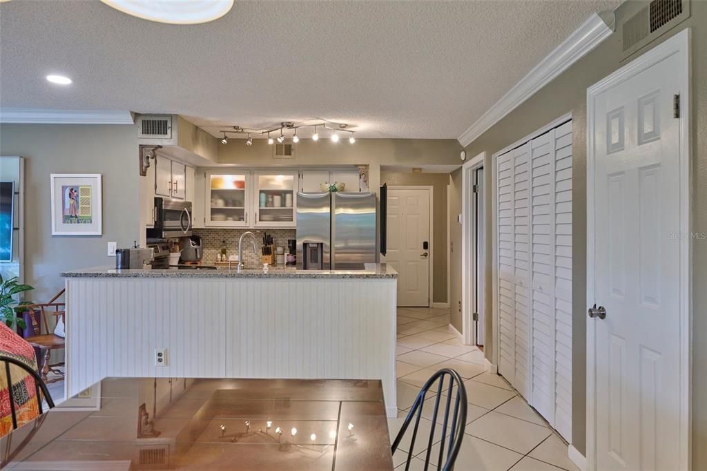 Active With Contract: $289,000 (3 beds, 2 baths, 1186 Square Feet)