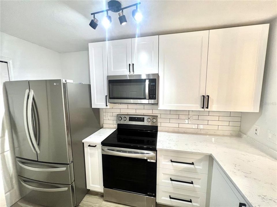 For Rent: $1,875 (2 beds, 2 baths, 1003 Square Feet)