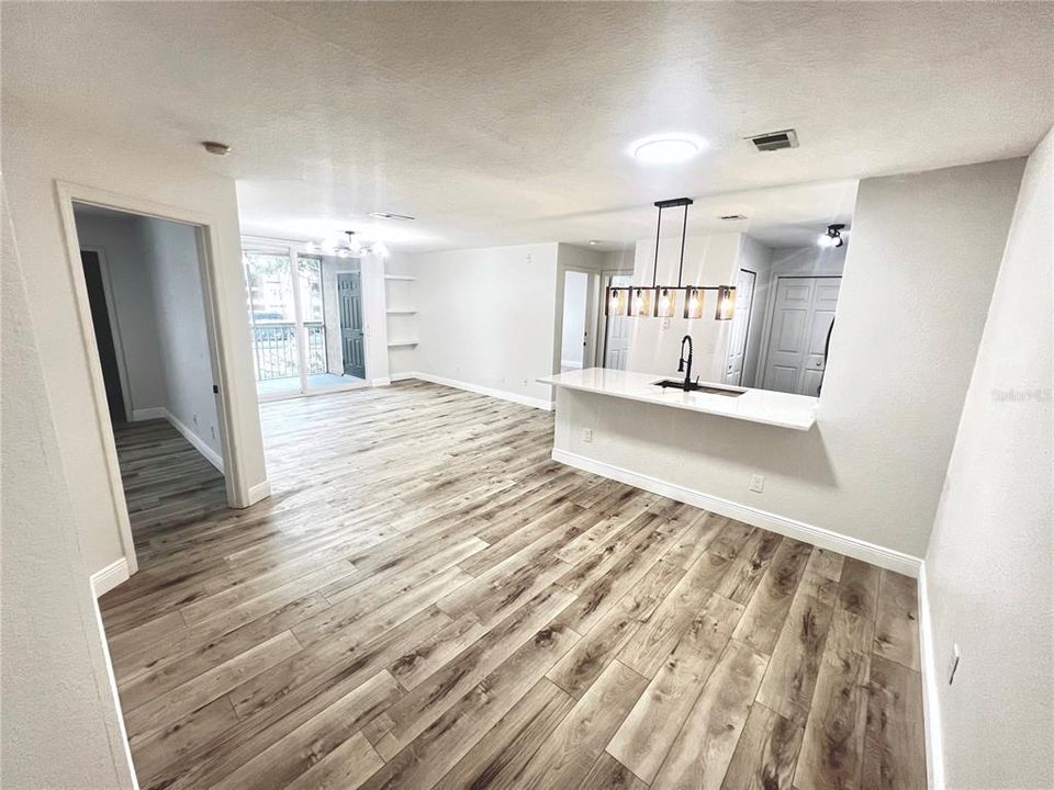 For Rent: $1,875 (2 beds, 2 baths, 1003 Square Feet)