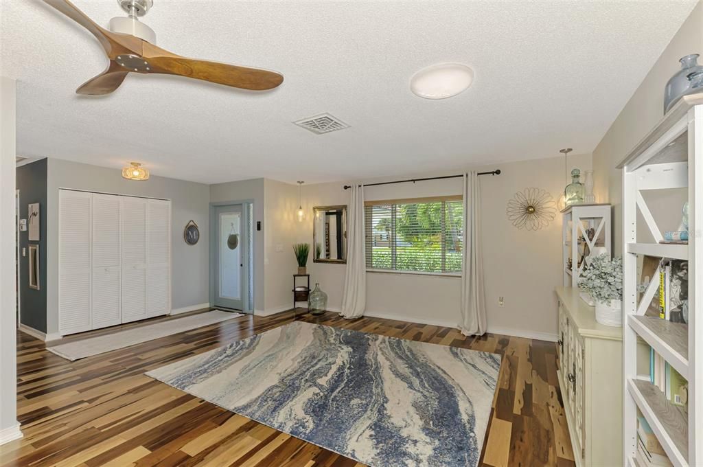 For Sale: $885,000 (3 beds, 2 baths, 2035 Square Feet)