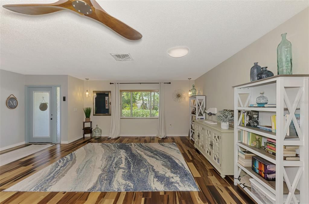 For Sale: $885,000 (3 beds, 2 baths, 2035 Square Feet)