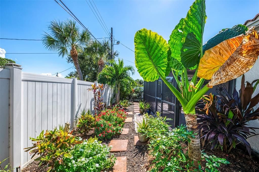 For Sale: $885,000 (3 beds, 2 baths, 2035 Square Feet)