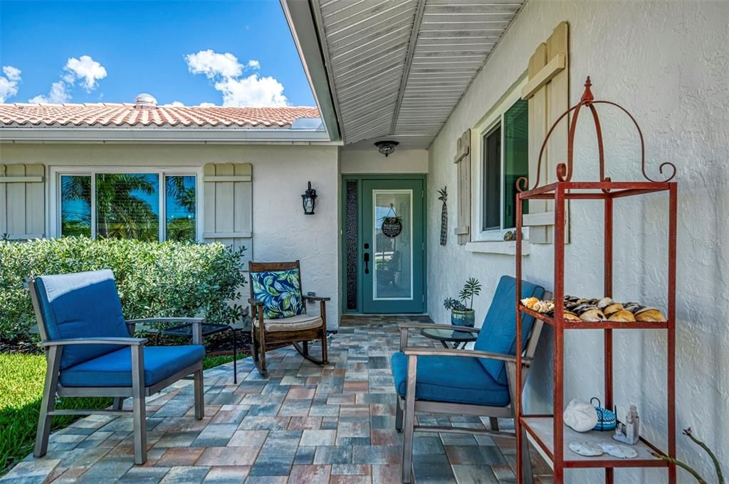 For Sale: $885,000 (3 beds, 2 baths, 2035 Square Feet)