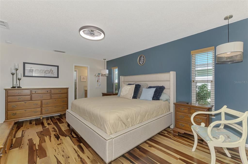 For Sale: $885,000 (3 beds, 2 baths, 2035 Square Feet)