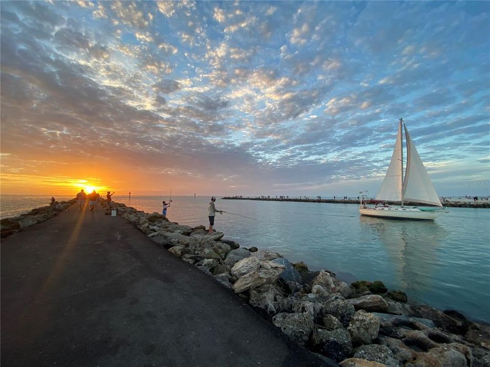 For Sale: $885,000 (3 beds, 2 baths, 2035 Square Feet)