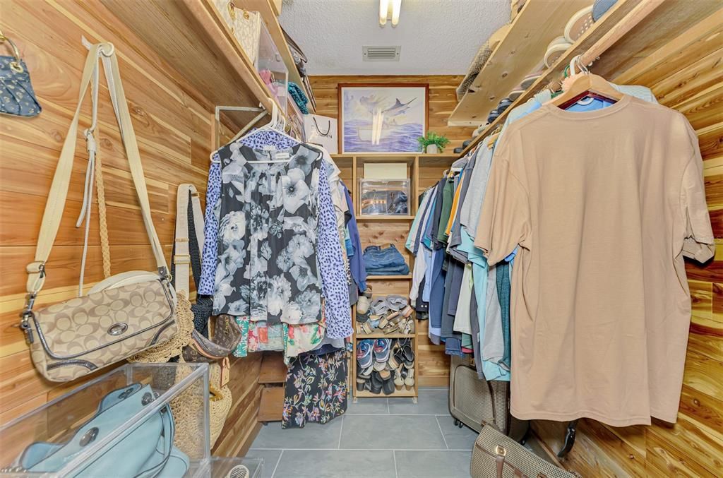 For Sale: $885,000 (3 beds, 2 baths, 2035 Square Feet)