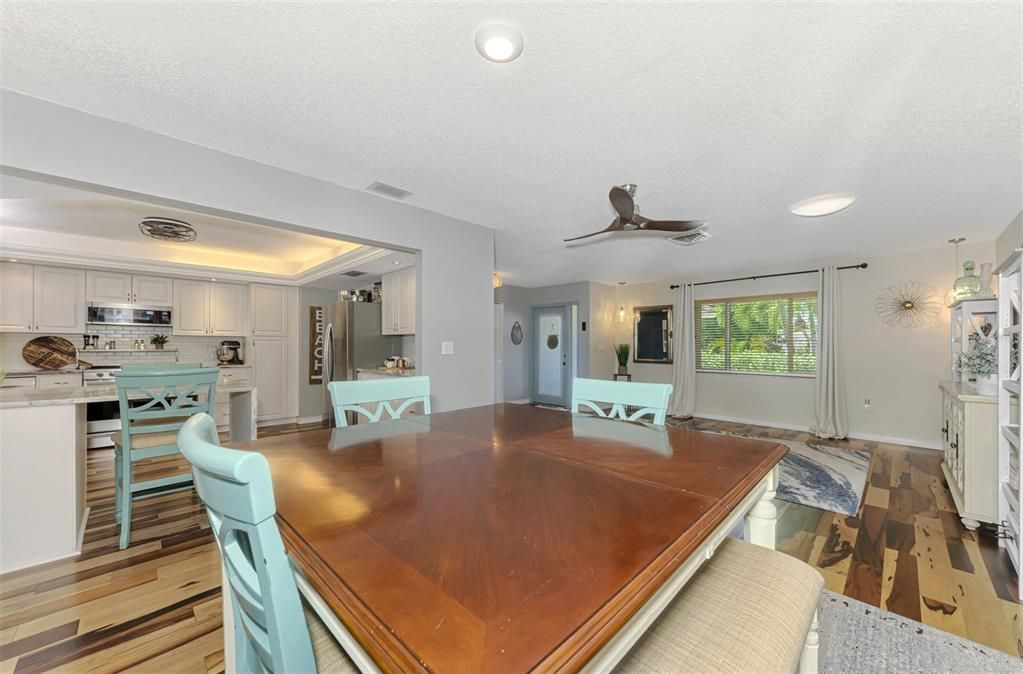 For Sale: $885,000 (3 beds, 2 baths, 2035 Square Feet)