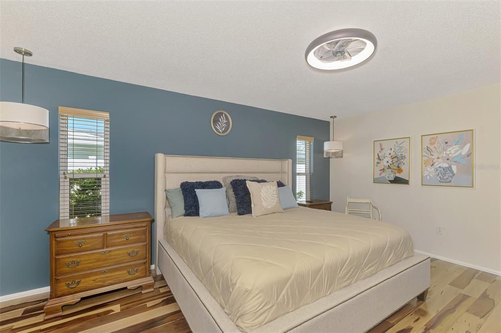 For Sale: $885,000 (3 beds, 2 baths, 2035 Square Feet)