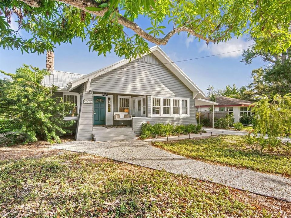 For Sale: $655,000 (3 beds, 3 baths, 1855 Square Feet)