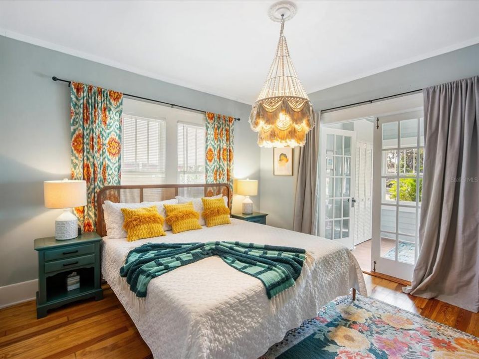 For Sale: $655,000 (3 beds, 3 baths, 1855 Square Feet)