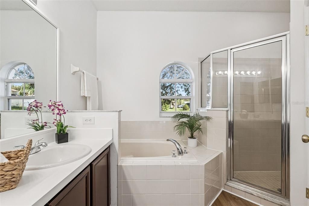 For Sale: $315,000 (4 beds, 2 baths, 1731 Square Feet)