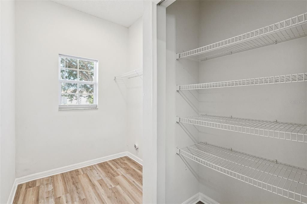 For Sale: $315,000 (4 beds, 2 baths, 1731 Square Feet)