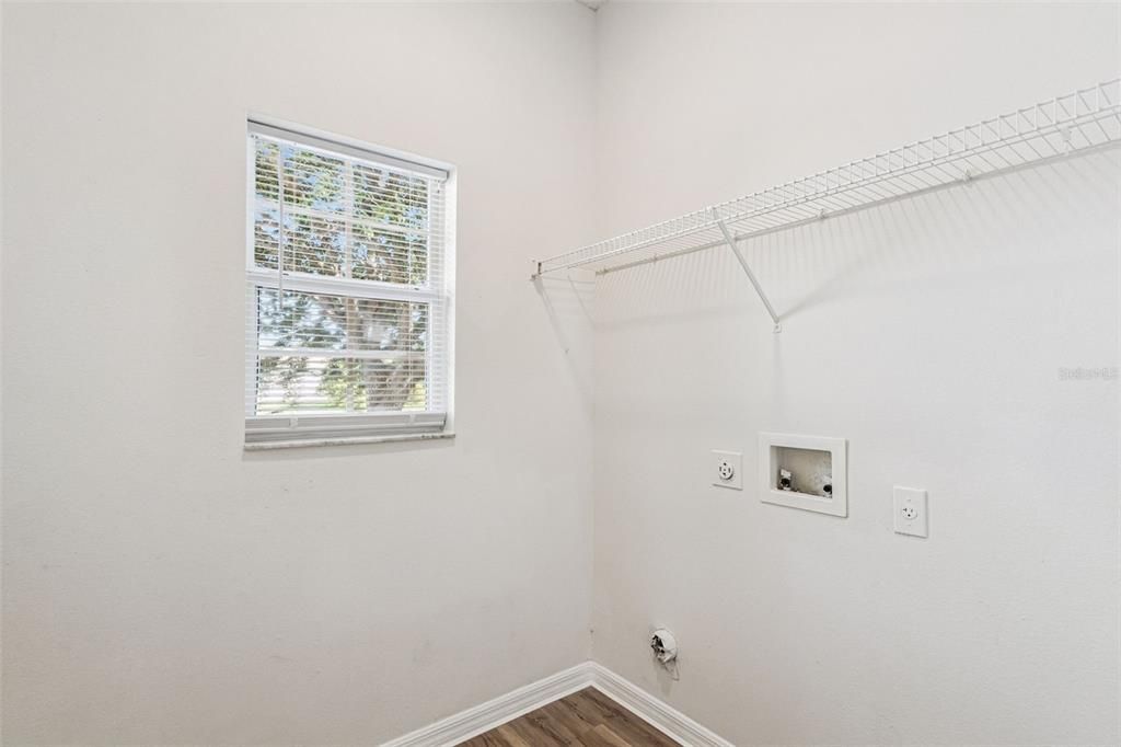 For Sale: $315,000 (4 beds, 2 baths, 1731 Square Feet)