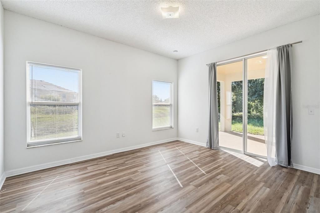 For Sale: $315,000 (4 beds, 2 baths, 1731 Square Feet)