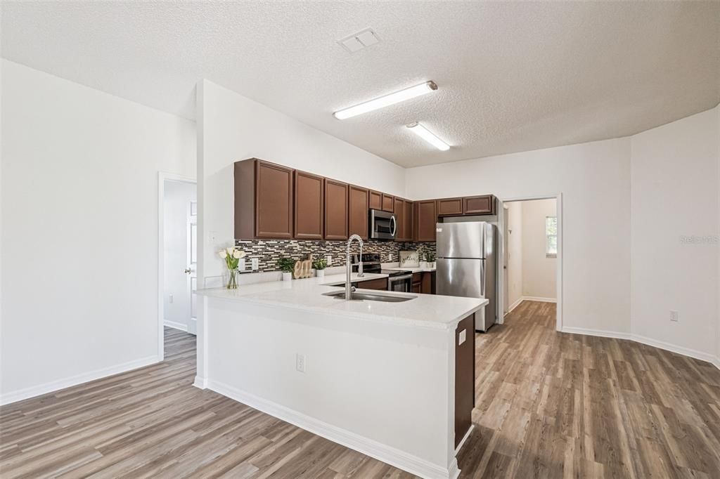 For Sale: $315,000 (4 beds, 2 baths, 1731 Square Feet)