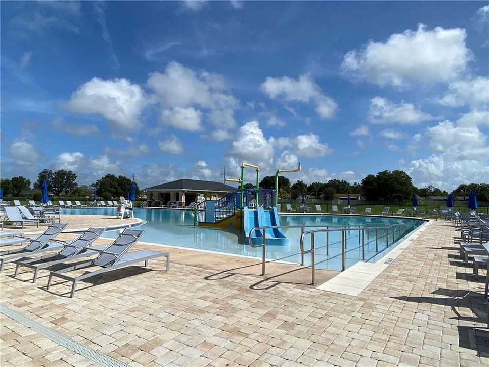 For Sale: $315,000 (4 beds, 2 baths, 1731 Square Feet)