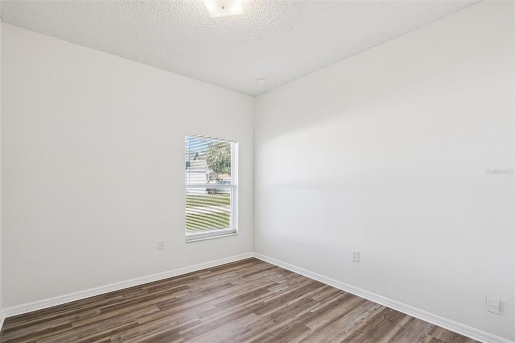 For Sale: $315,000 (4 beds, 2 baths, 1731 Square Feet)