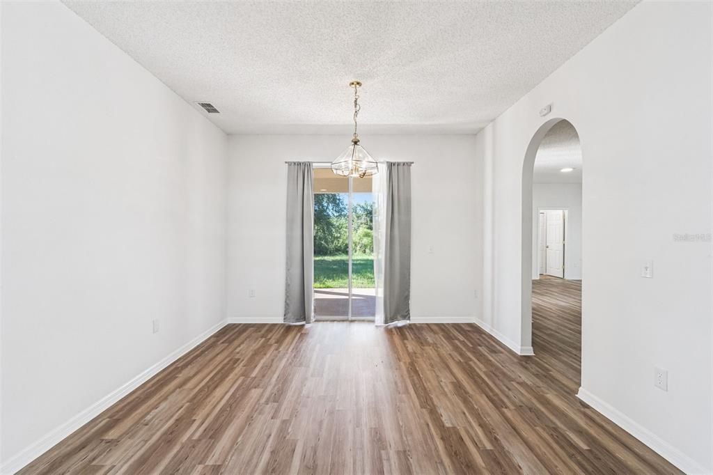 For Sale: $315,000 (4 beds, 2 baths, 1731 Square Feet)