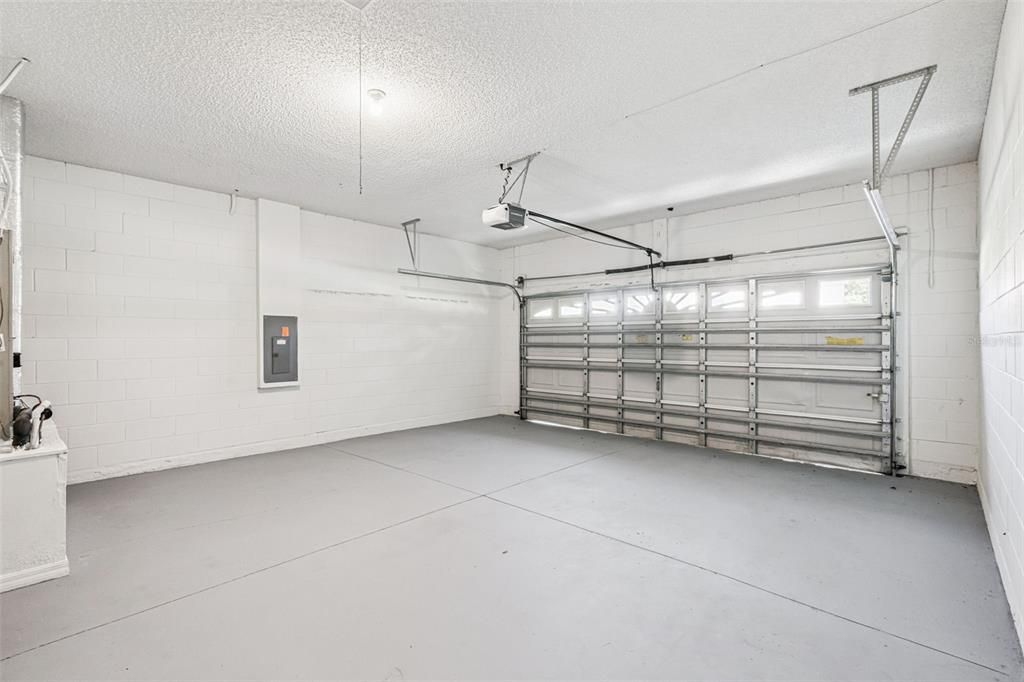 For Sale: $315,000 (4 beds, 2 baths, 1731 Square Feet)