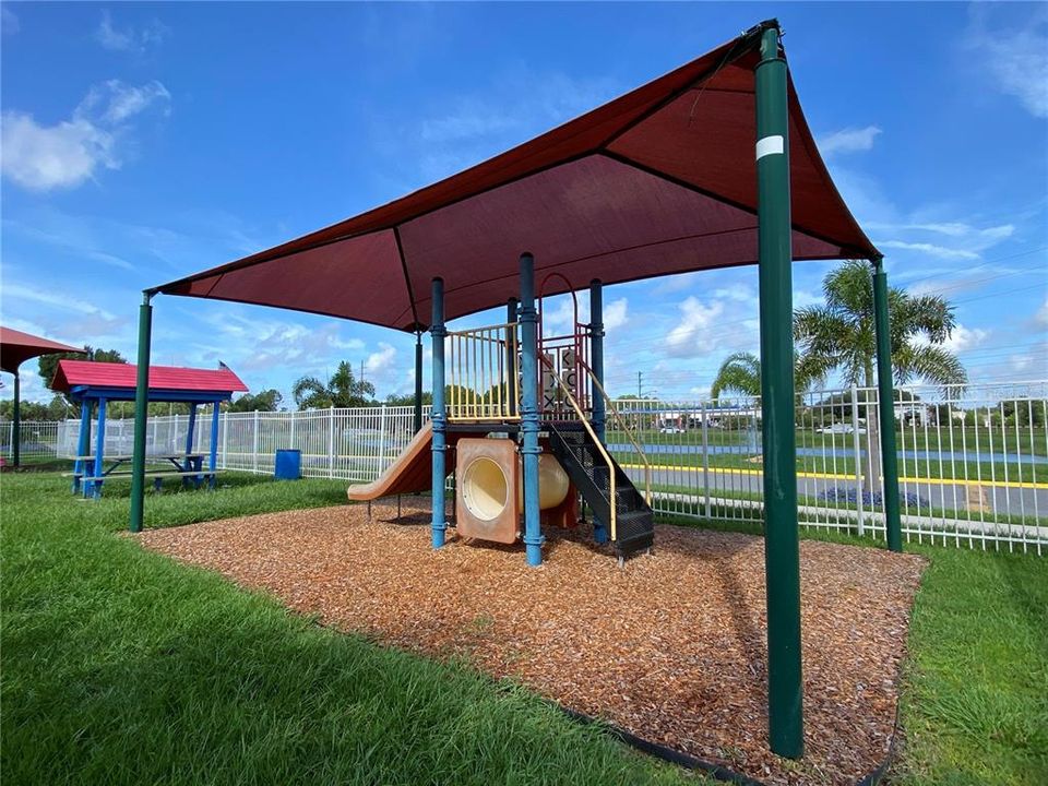 For Sale: $315,000 (4 beds, 2 baths, 1731 Square Feet)