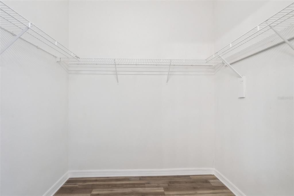 For Sale: $315,000 (4 beds, 2 baths, 1731 Square Feet)