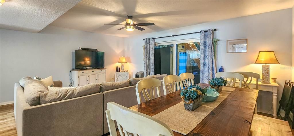 待售: $229,000 (2 贝兹, 1 浴室, 1320 平方英尺)