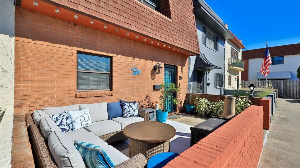 待售: $229,000 (2 贝兹, 1 浴室, 1320 平方英尺)