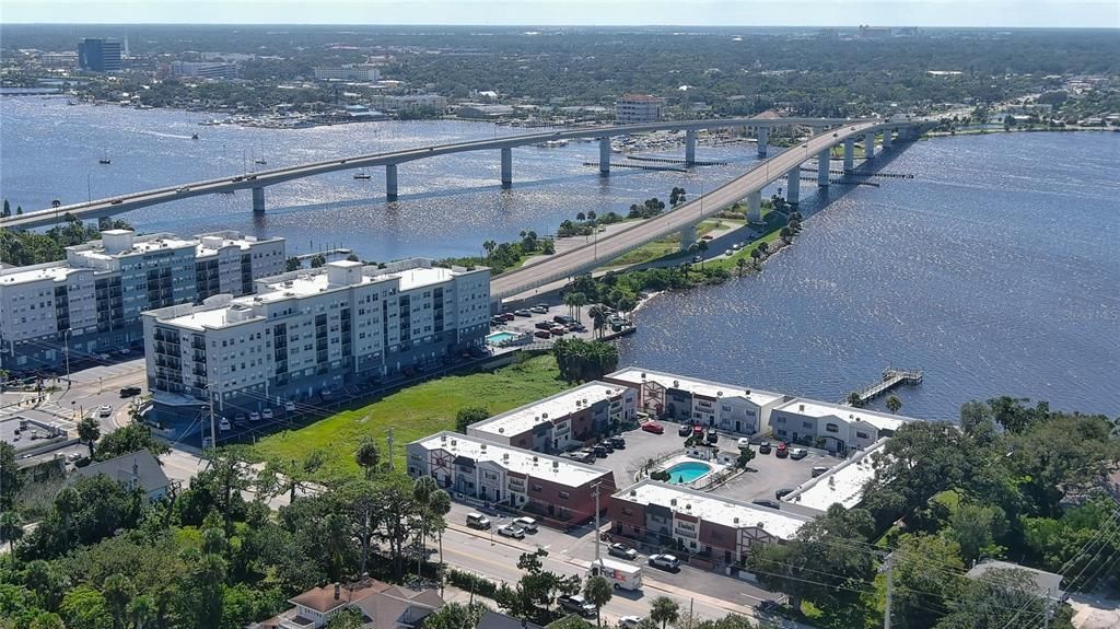 待售: $229,000 (2 贝兹, 1 浴室, 1320 平方英尺)