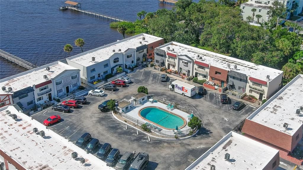 待售: $229,000 (2 贝兹, 1 浴室, 1320 平方英尺)