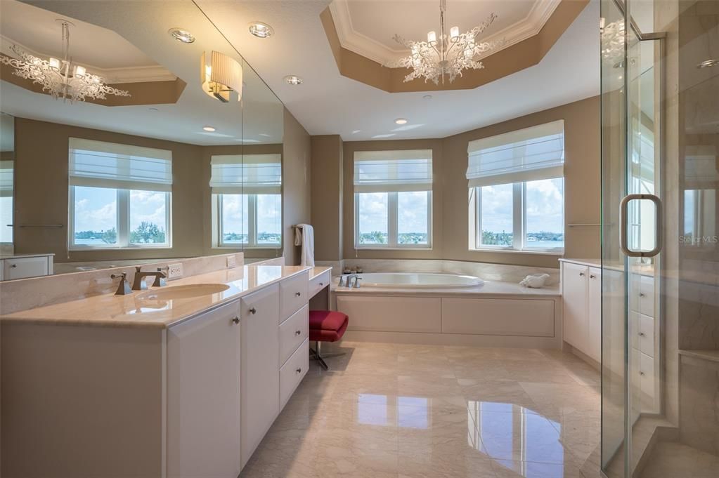 待售: $2,450,000 (3 贝兹, 3 浴室, 3242 平方英尺)