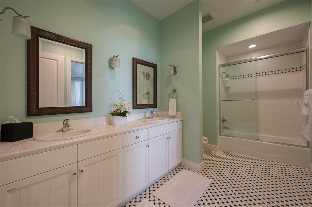 待售: $2,450,000 (3 贝兹, 3 浴室, 3242 平方英尺)