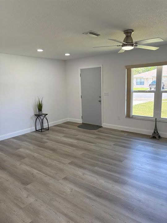 Active With Contract: $224,790 (2 beds, 2 baths, 1024 Square Feet)