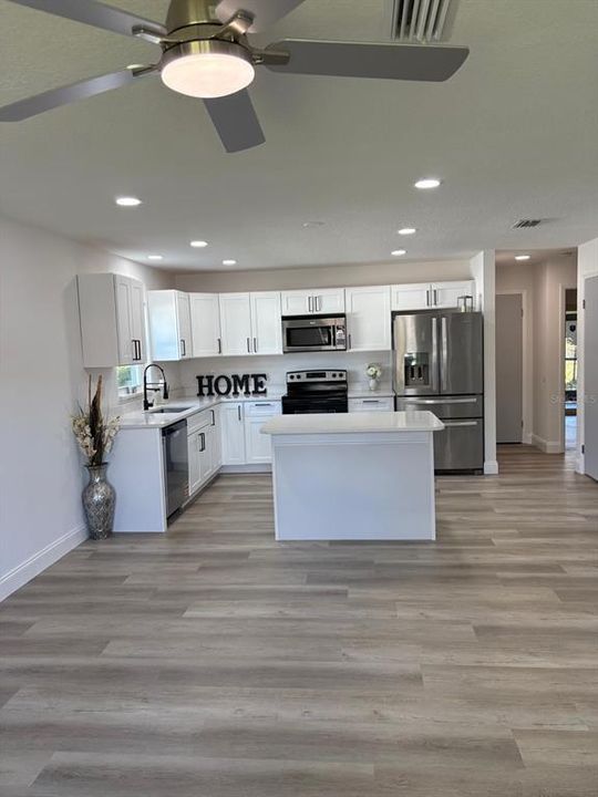 Active With Contract: $224,790 (2 beds, 2 baths, 1024 Square Feet)