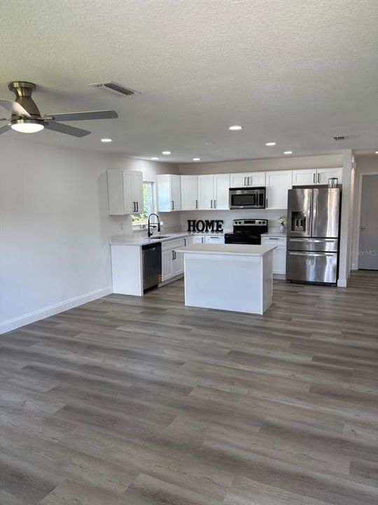 Active With Contract: $224,790 (2 beds, 2 baths, 1024 Square Feet)