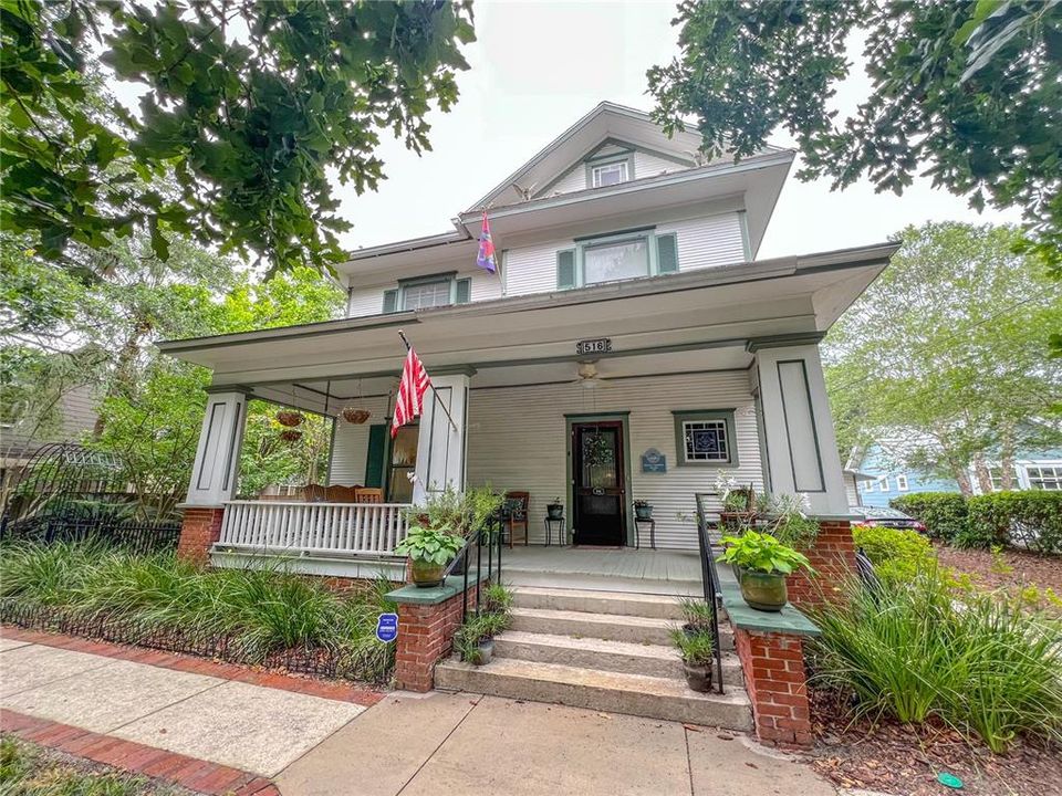 For Sale: $832,000 (4 beds, 2 baths, 2404 Square Feet)