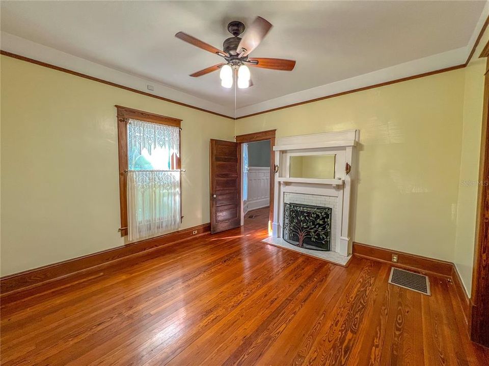 For Sale: $832,000 (4 beds, 2 baths, 2404 Square Feet)