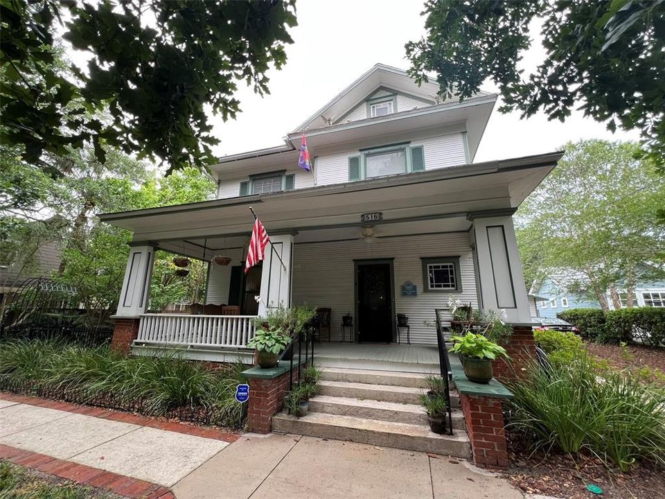 For Sale: $832,000 (4 beds, 2 baths, 2404 Square Feet)